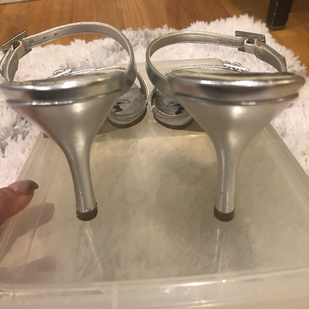 Spring Silver Sandals - Picture 5 of 6